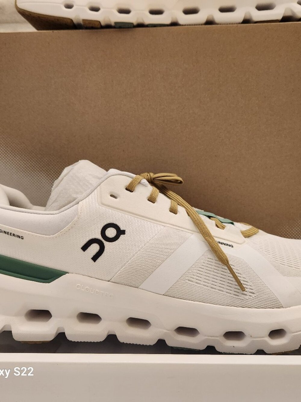 OC On Clouds "Cloudrunner 2" Men's Sneakers. Size 14M